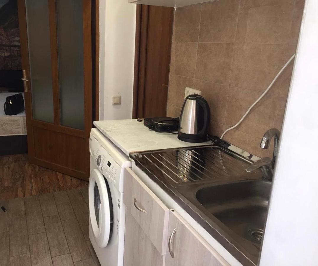 Studio Apartment Near Republic Square Ereván Exterior foto